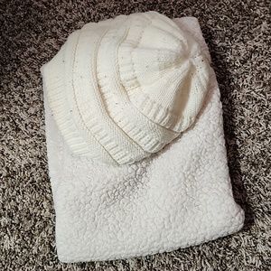 Sift fury lined hat and neck warmer